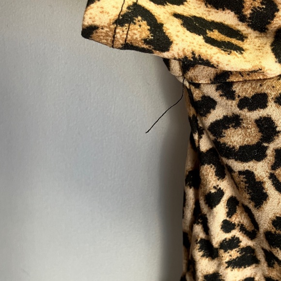 Vibe Animal Print Cut-Out Crop Top - Picture 6 of 6